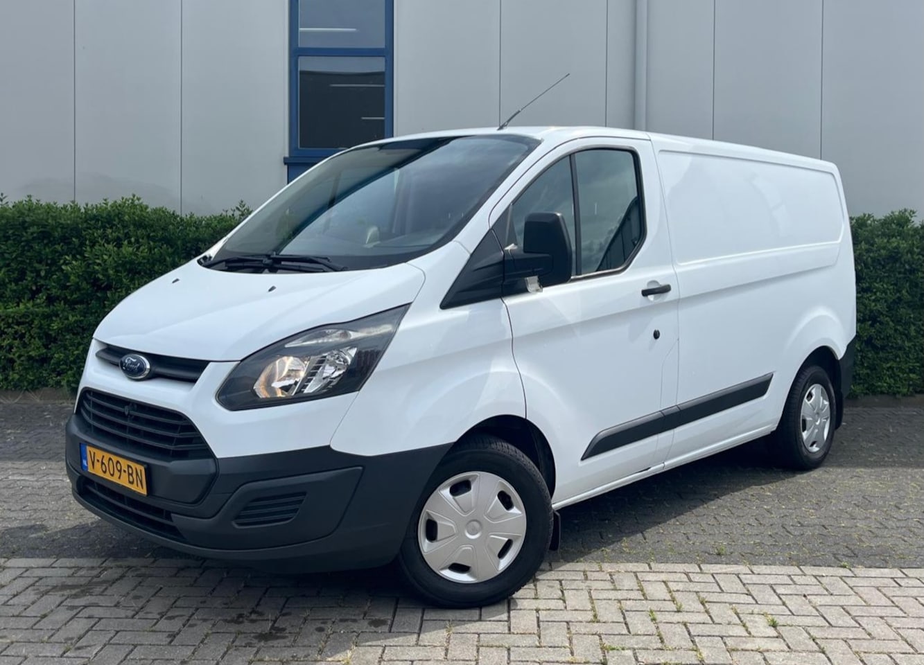 Ford Transit Custom - 2.2TDCi 105PK 290 L1H1 Ambiente 3 Zits Airco/Camera - AutoWereld.nl
