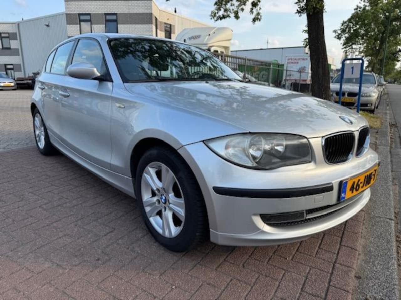 BMW 1-serie - 118i 5deurs Business Line Airco,Cruisecontrol Zeer Nette Auto - AutoWereld.nl