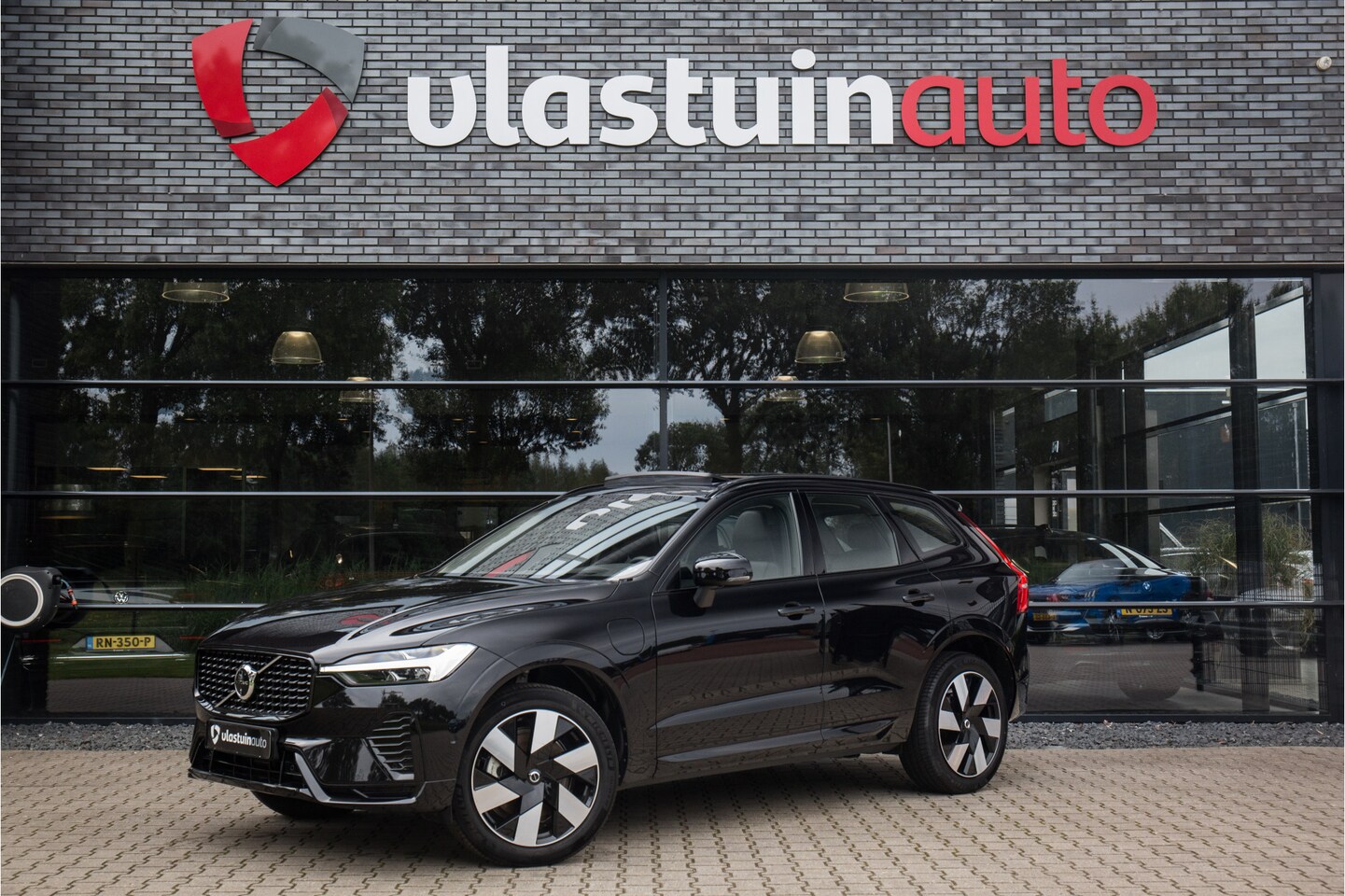 Volvo XC60 - 2.0 Recharge T8 AWD Ultimate Dark 2.0 Recharge T8 AWD Ultimate Dark , Pano dak, Harman/Kardon, 360°camera, HUD, - AutoWereld.nl