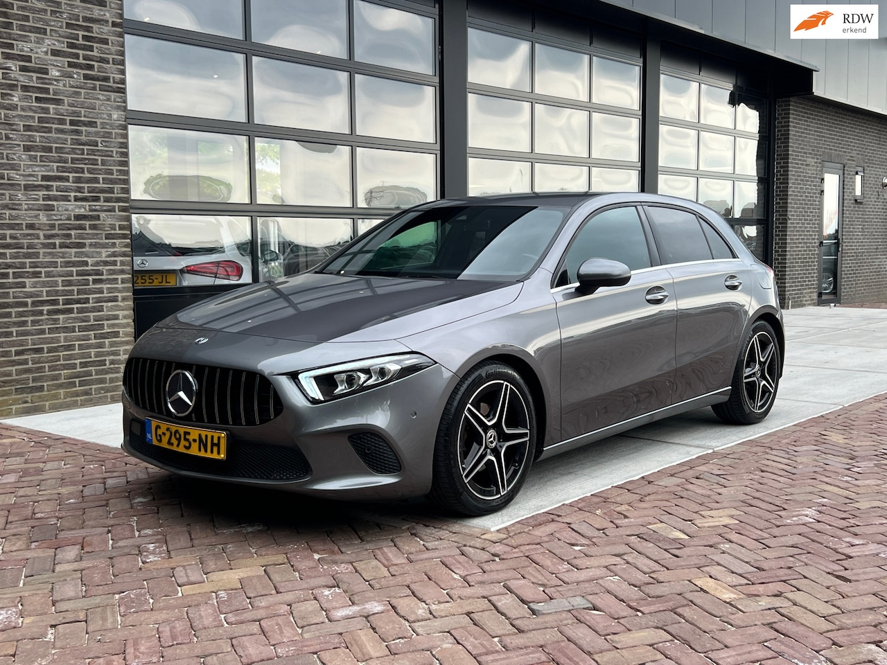 Mercedes-Benz A-klasse - 180 Premium | Autm | 1/2 Leer | Camera | Navi | - AutoWereld.nl