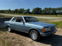 Mercedes-Benz 200-280 (W123) - 280 C