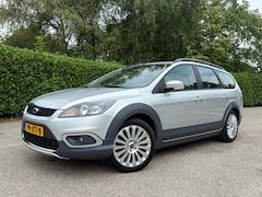 Ford Focus Wagon - 1.6 X Road | Navi | 2e Eigenaar | Clima | Trekhaak | 17" Velgen | PDC | Cruise |