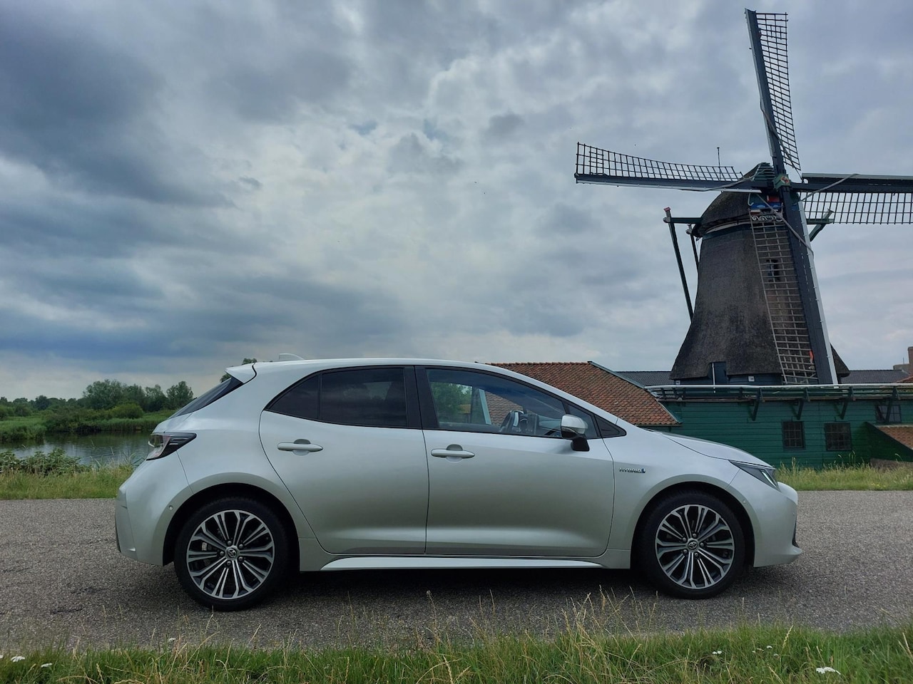 Toyota Corolla - 1.8 Hybrid Style 1.8 Hybrid Style - AutoWereld.nl