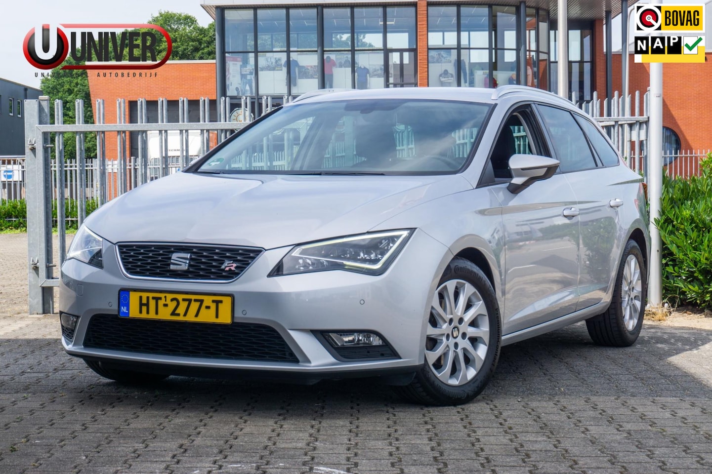 SEAT Leon ST - 1.6 TDI Style Connect Ecomotive CARPLAY/NAVI/PDC/CRUISE - AutoWereld.nl