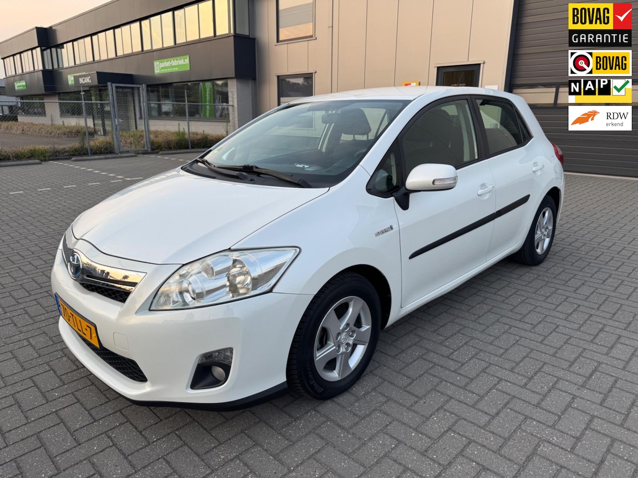 Toyota Auris - 1.8 Full Hybrid Aspiration 1.8 Full Hybrid Aspiration - AutoWereld.nl