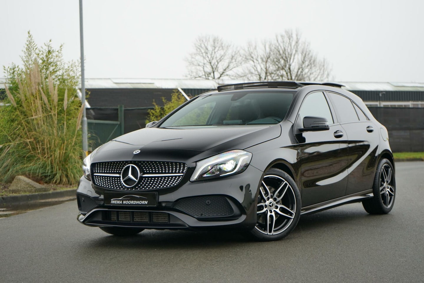 Mercedes-Benz A-klasse - 180 AMG 2017 Harman Kardon|Panoramakdak|Elektr.verst. stoel|Camera|Sfeerverlichting - AutoWereld.nl