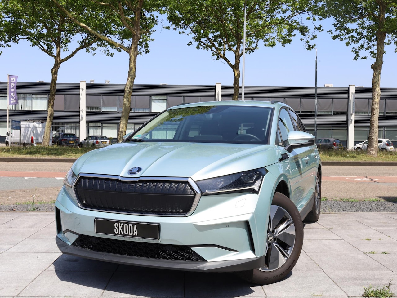 Skoda Enyaq iV - 60 Keyless| Camera | Half Leer | Elektrische kofferklep | Matrix LED | Getint Glas | 19"In - AutoWereld.nl