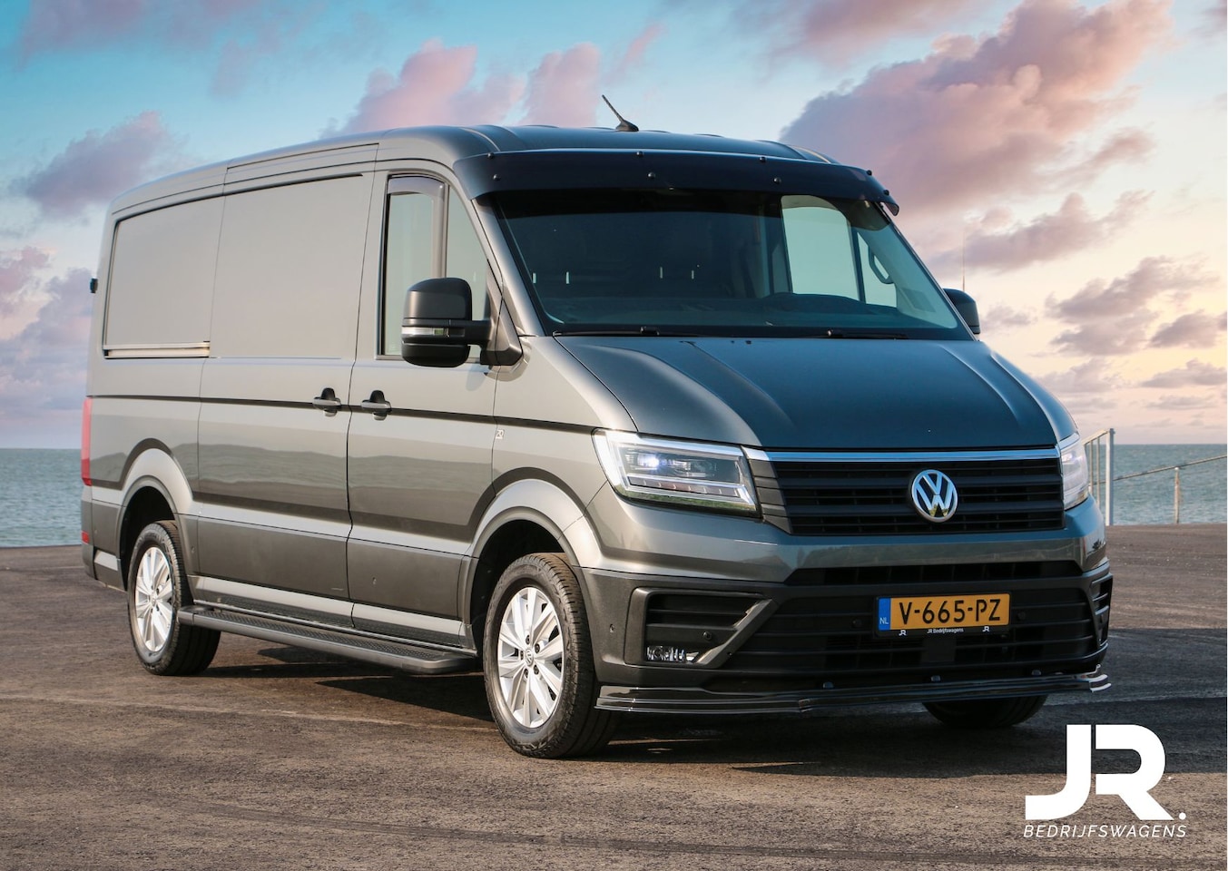 Volkswagen Crafter - 30 2.0 TDI L3H2 Highline 70 edition automaat, adaptieve cruise, trekhaak - AutoWereld.nl