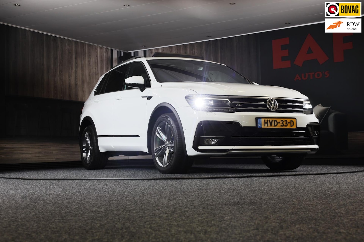 Volkswagen Tiguan - 1.4 TSI 4Motion R Line / AUT / Memory / Elek Stoelen / Navi / F1 / Camera / Head Up / Lede - AutoWereld.nl