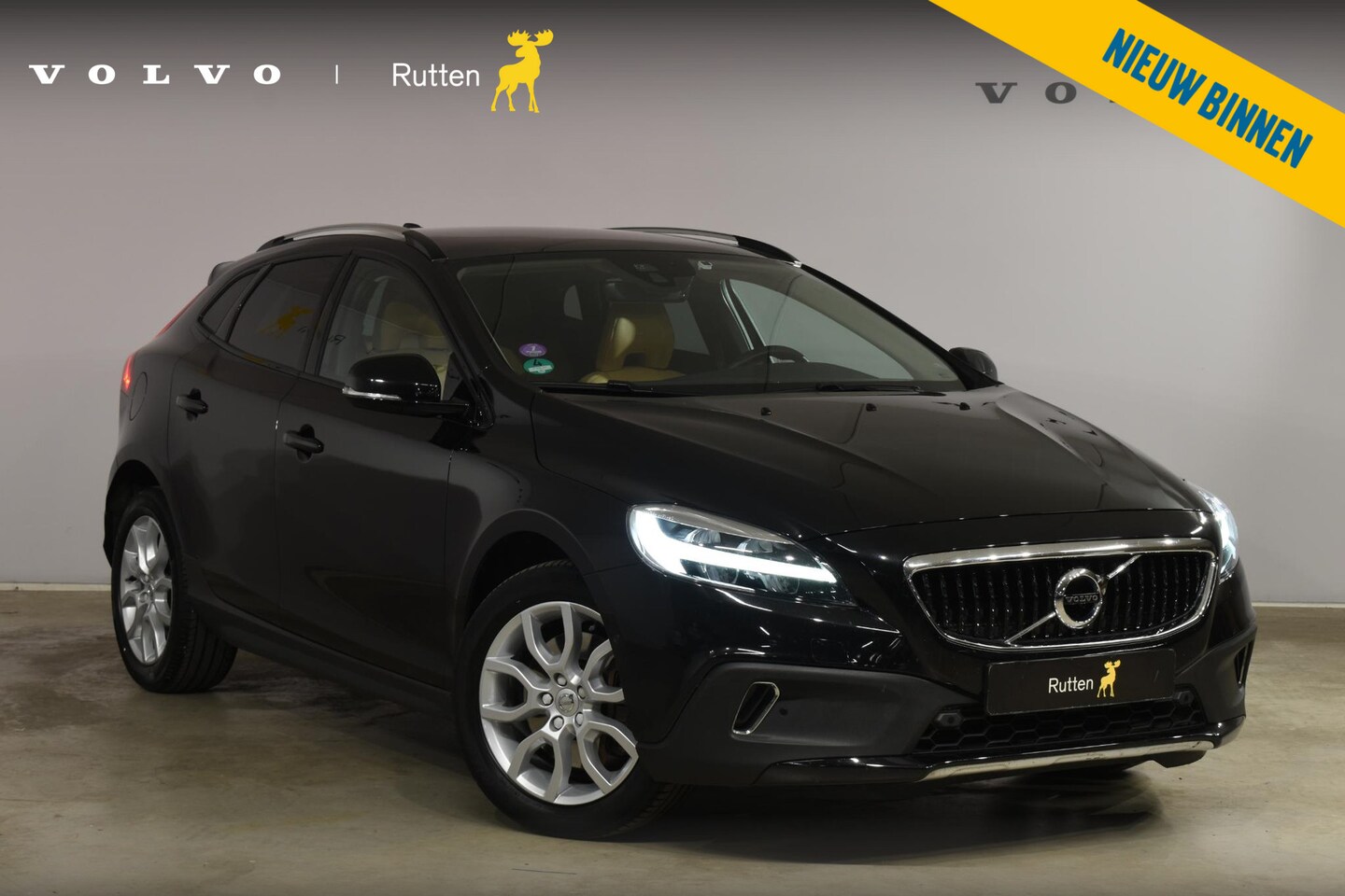 Volvo V40 Cross Country - T3 152PK Polar+ Luxury / Navigatie / DAB Radio / Camera / Parkeersensoren / Cruise Control - AutoWereld.nl