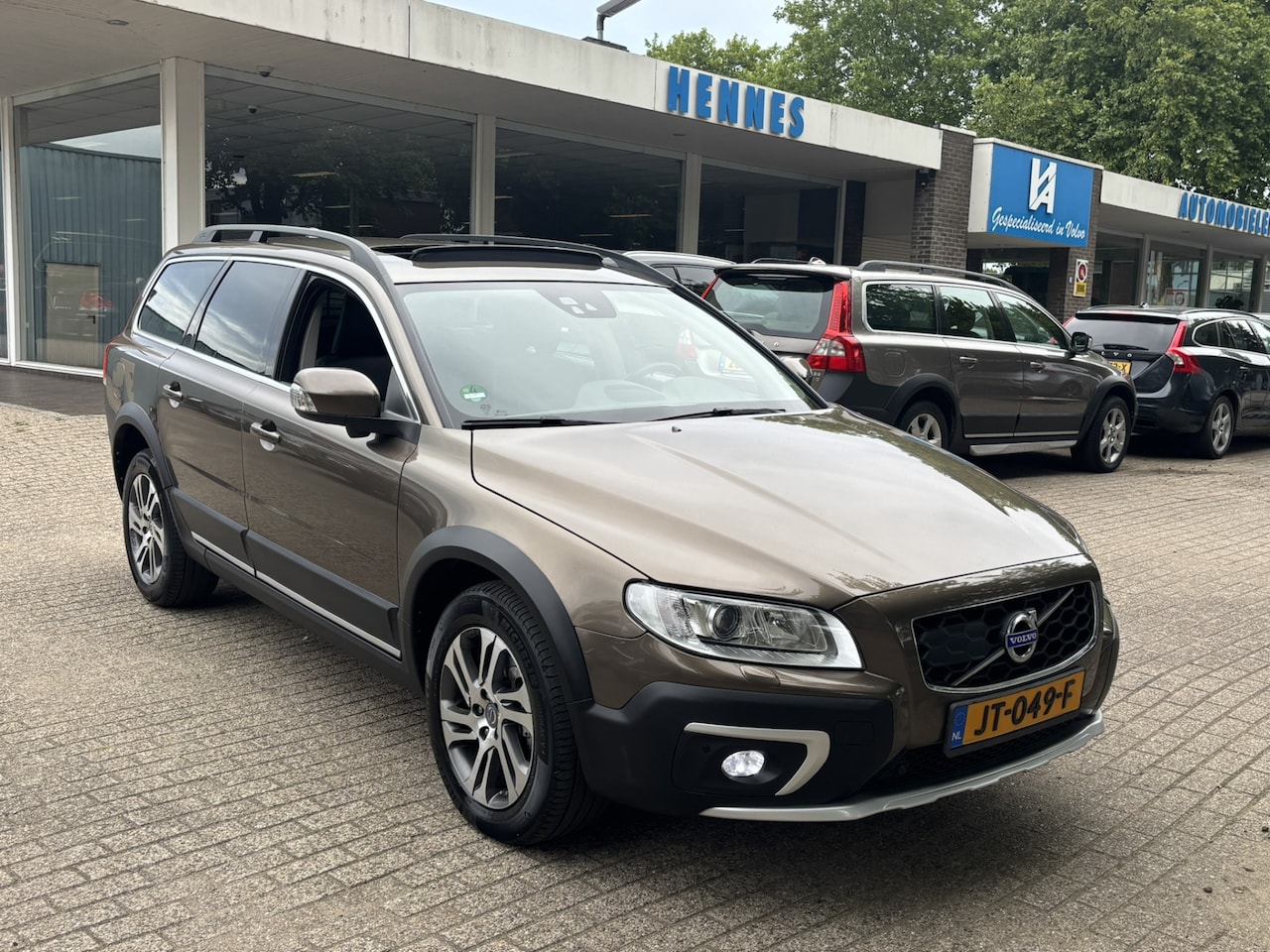 Volvo XC70 - 2.4 D5 AWD Summum Intellisafe Schuifdak - AutoWereld.nl