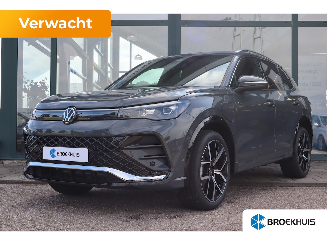 Volkswagen Tiguan - R-Line Edition - eHybrid | 'App-Connect' draadloze smartphone integratie | Automatische af - AutoWereld.nl