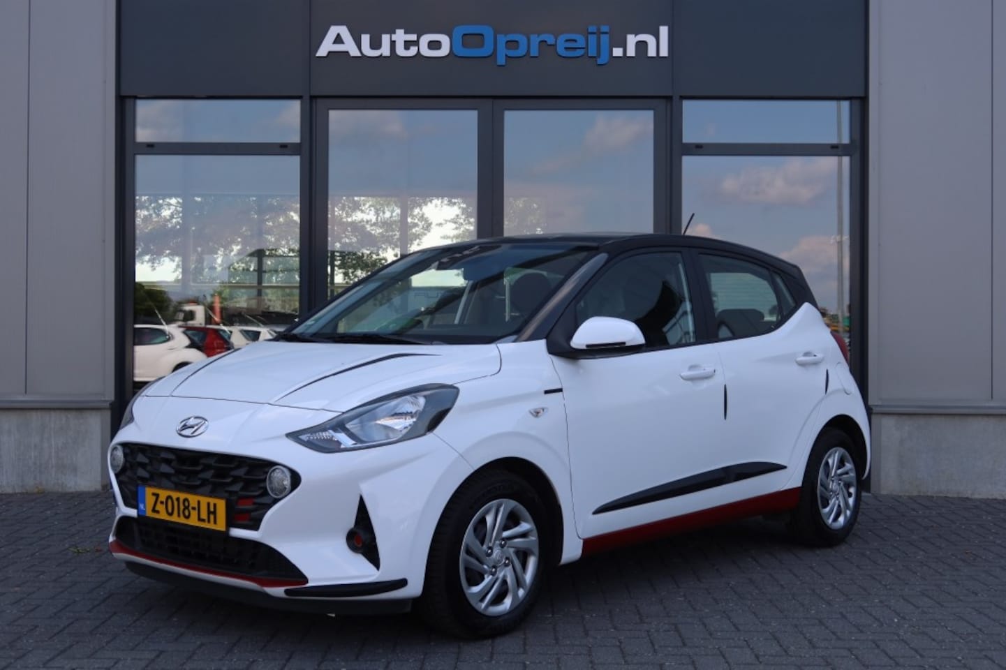 Hyundai i10 - 1.0 Comfort 5drs. Airco, Carplay, Cruise control, Two-tone - AutoWereld.nl