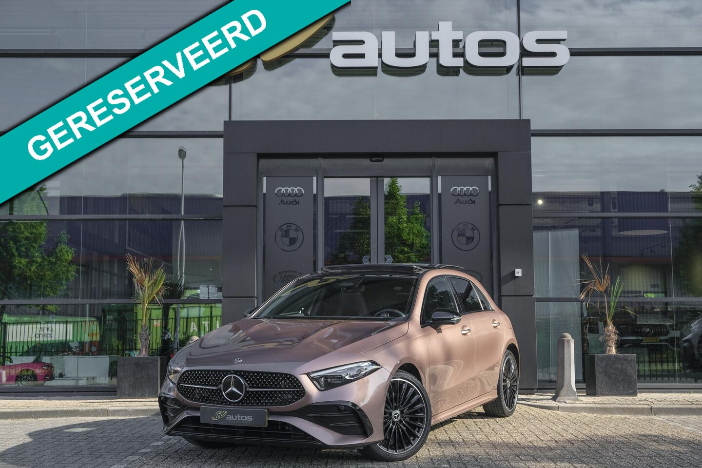 Mercedes-Benz A-klasse - A250e 218pk AMG Hybrid Panoramadak NP. €60k *BTW* Head-up Night pakket Multibeam led Memor - AutoWereld.nl