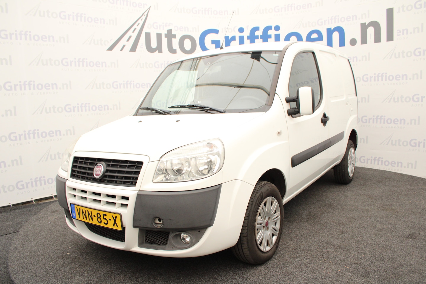 Fiat Doblò Cargo - FIAT Maxi benzine met trekhaak nieuwe APK bij aflevering - AutoWereld.nl