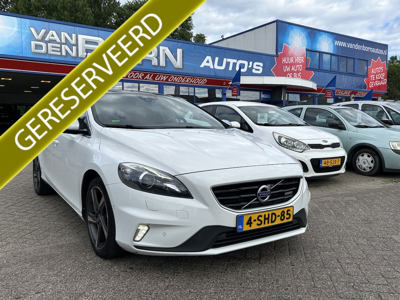 Volvo V40 - 1.6 D2 R-Design Leer Pano Navi Camera 3 mnd Garantie - AutoWereld.nl