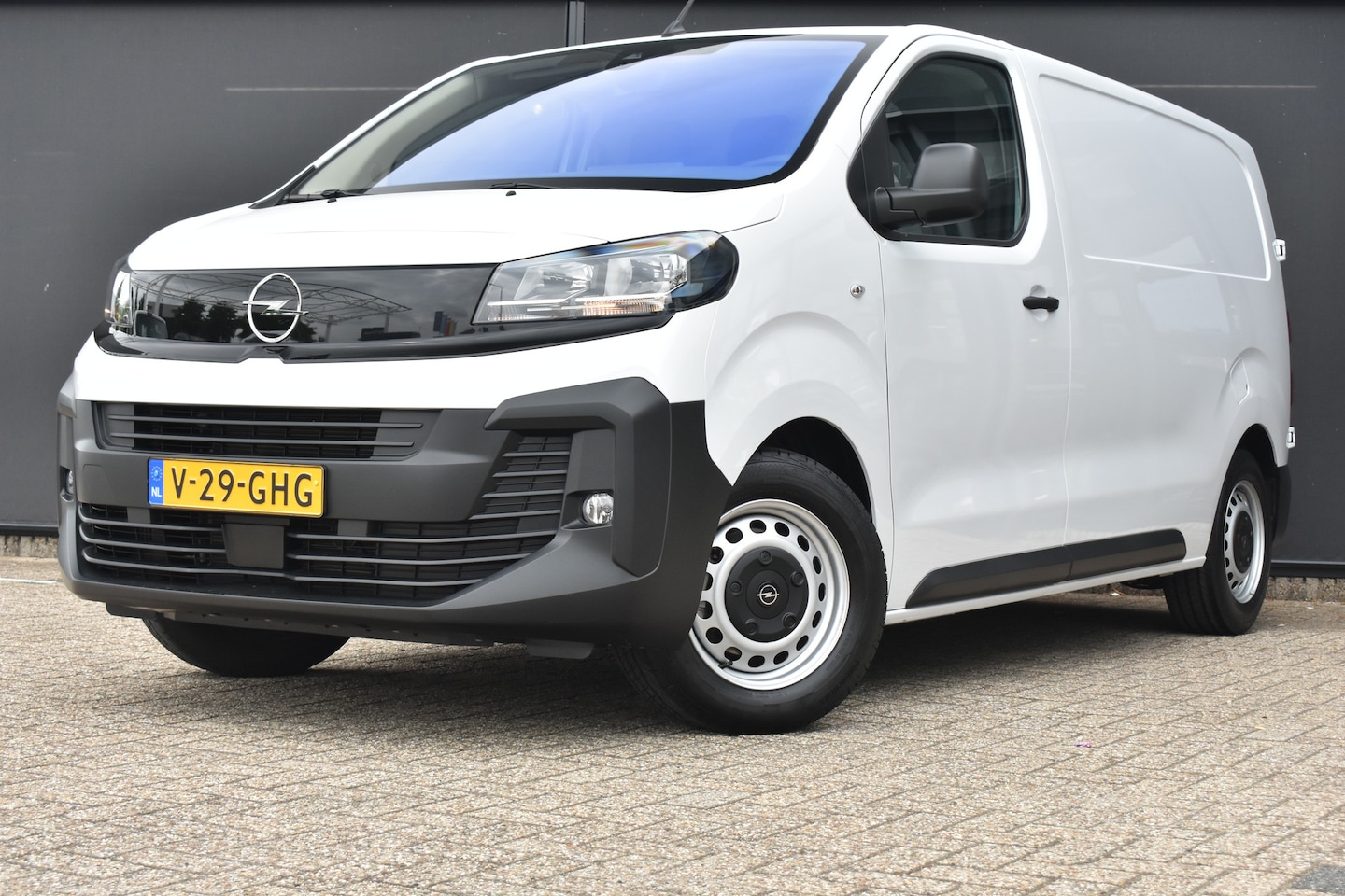 Opel Vivaro - 2.0D L2 145pk | Navigatie | Afn. Trekhaak | Betimmering | Reservewiel | Comfort Scheidings - AutoWereld.nl
