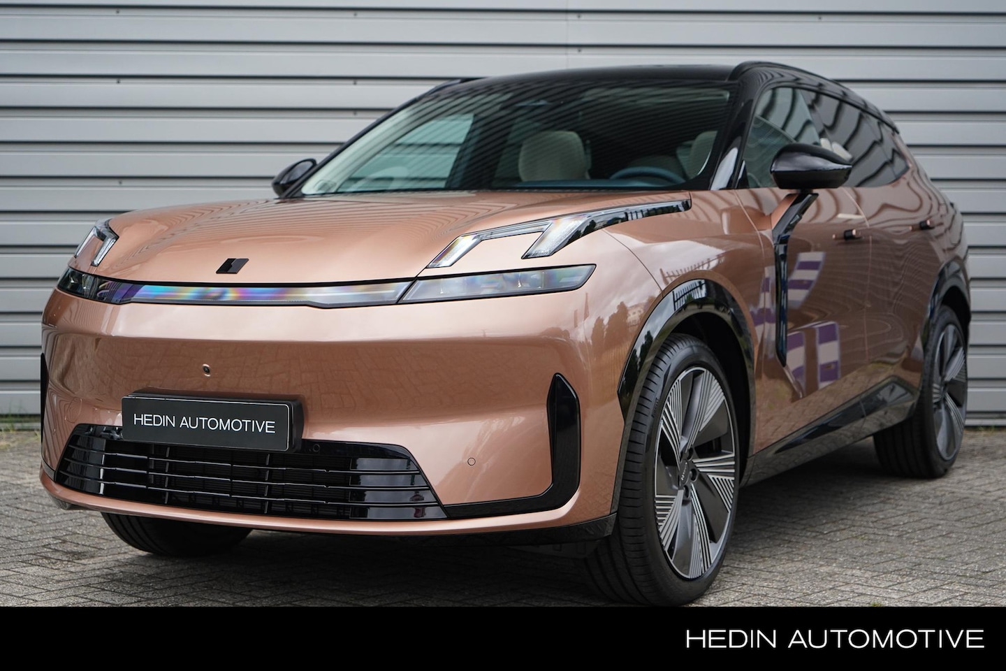 Lynk & Co 08 - 1.5 More | 200 KM Electrisch | Panorama Dak | Android Auto | Apple CarPlay | 21 "LM Velgen - AutoWereld.nl