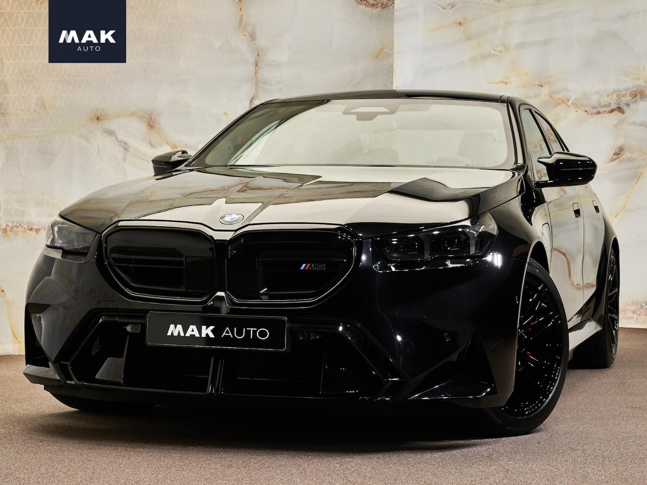 BMW M5 - Limousine V8 M Hybrid, pano, B&W, 21", tr.haak, stl.ventilatie, memory, keyless, leder, pr - AutoWereld.nl