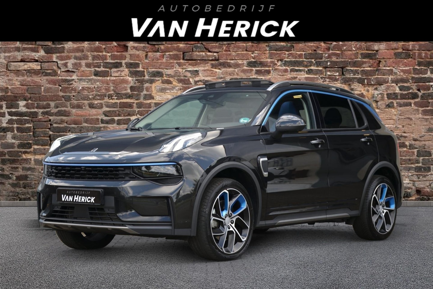 Lynk & Co 01 - 1.5 Plug-in Hybrid | Panoramadak | 360 Camera | Carplay - AutoWereld.nl