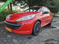 Peugeot 206 - 1.1 XR, Stuurbekrachtiging, Garantie, Apk 04-2026