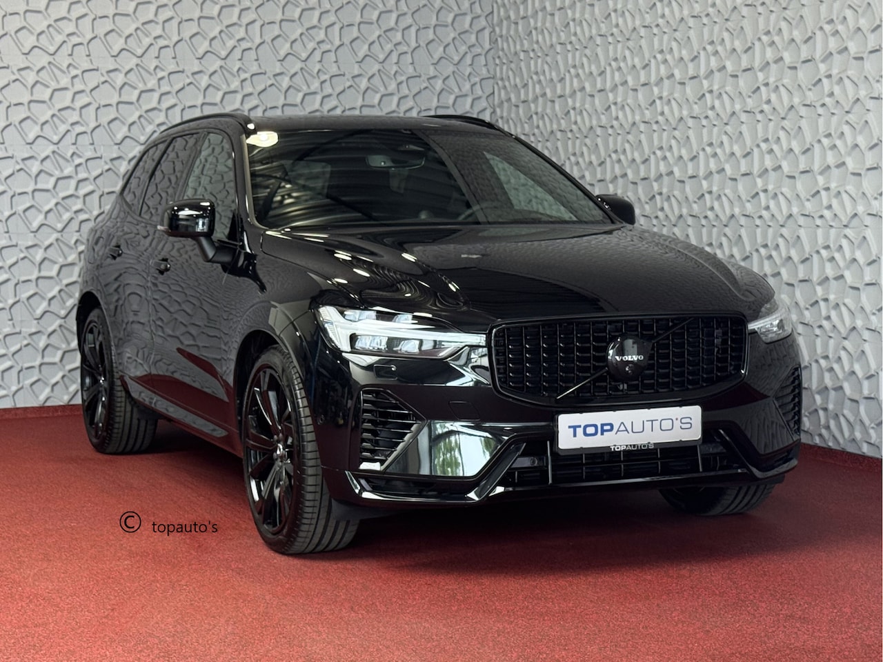 Volvo XC60 - 2.0 T6 Plug-in hybrid LUCHT VEERING AWD Ultra Black Edition - AutoWereld.nl