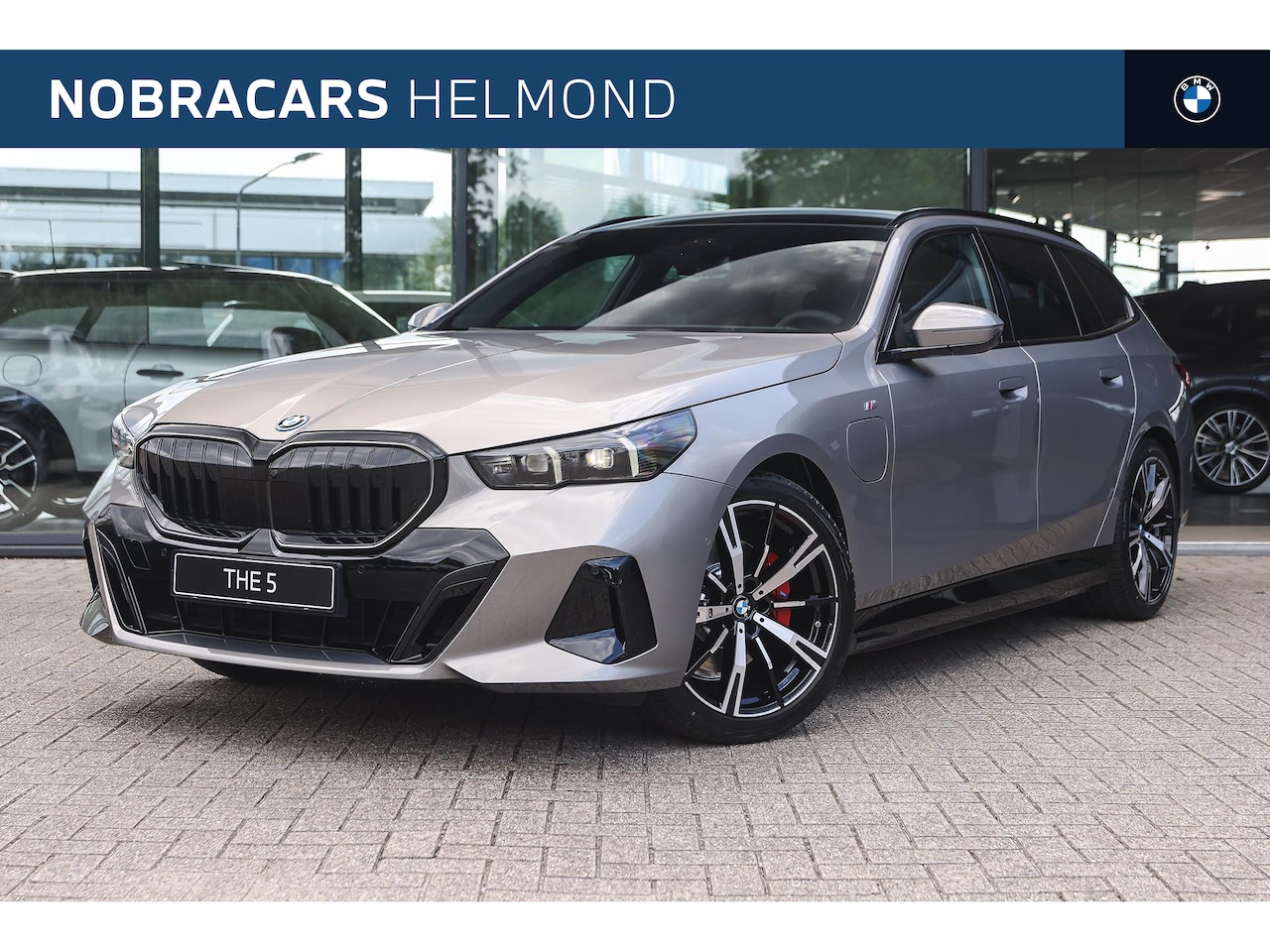 BMW 5-serie Touring - 530e High Executive M Sport Automaat / Panoramadak / Trekhaak / Adaptieve LED / Parking As - AutoWereld.nl