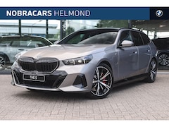 BMW 5-serie Touring - 530e High Executive M Sport Automaat / Panoramadak / Trekhaak / Adaptieve LED / Parking As