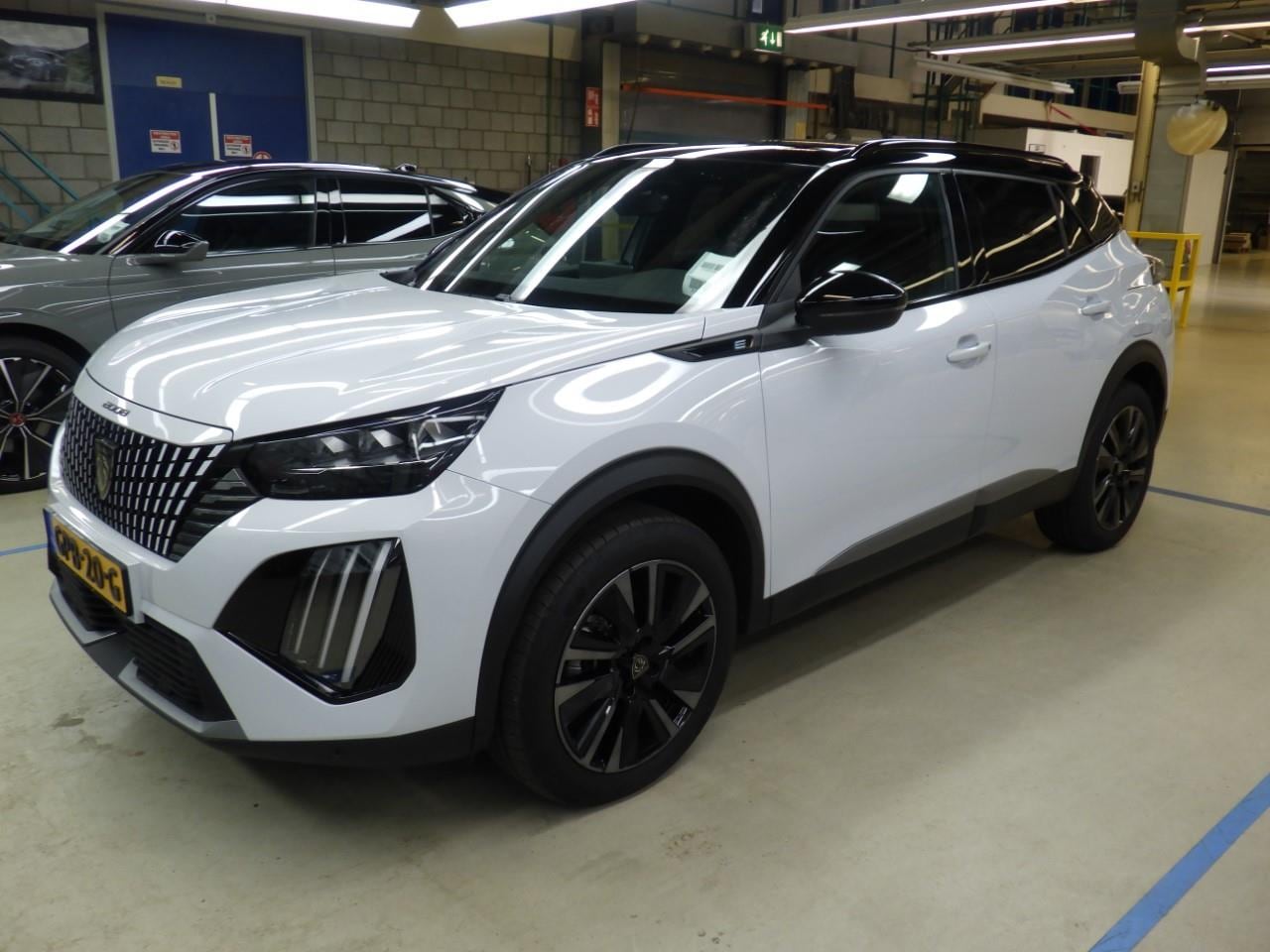 Peugeot e-2008 - EV GT 54 kWh 156pk | Massage | Stoelverwarming | Alcantara | Elektr. Stoelen | 18"LMV | Ad - AutoWereld.nl
