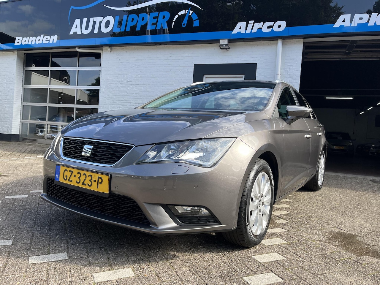 SEAT Leon ST - 1.2 TSI Style /Nieuwe apk bij aflevering/Lm velgen/Trekhaak - AutoWereld.nl