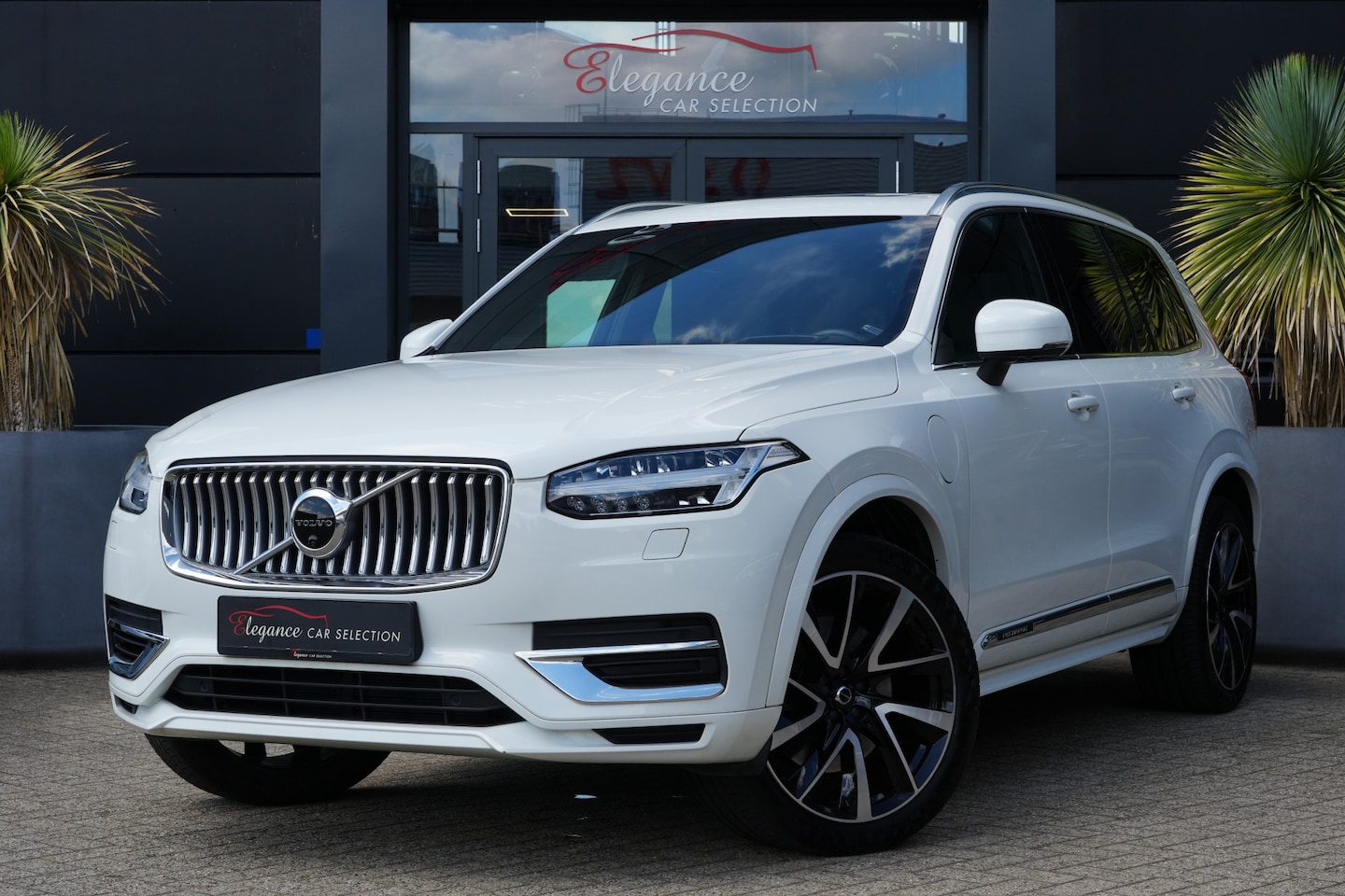 Volvo XC90 - 2.0 T8 Recharge AWD Inscription 392pk Panoramadak/Stoelverwarming/360Camera - AutoWereld.nl