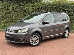 Volkswagen Touran - 1.4 TSI 140PK Highline Panorama Xenon Camera