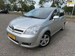 Toyota Corolla Verso - 1.8 VVT-i Terra 7p. / APK / NAP / AIRCO / 7 PERS / TREKHAAK / TWEE SLEUTELS / BOEKJES / ZE