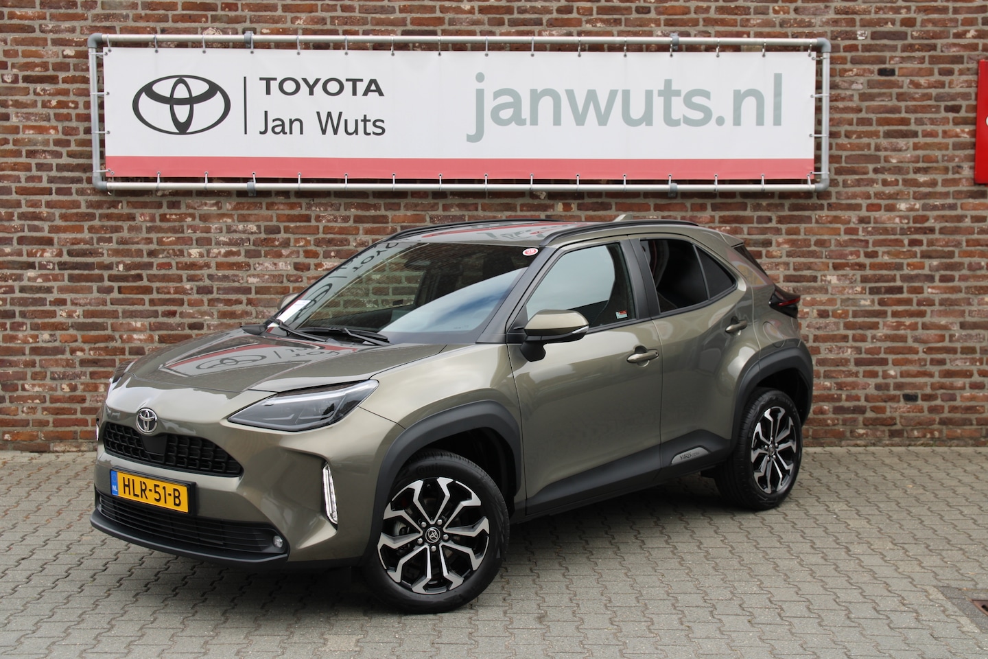 Toyota Yaris Cross - 1.5 Hybrid 130 First Edition + Winter Pack - AutoWereld.nl