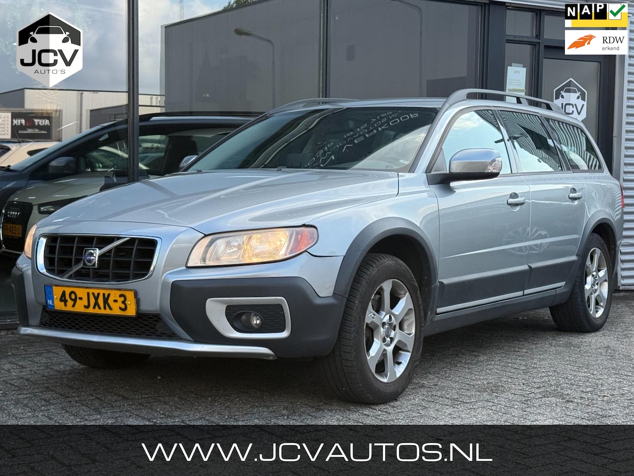 Volvo XC70 - 3.2 Momentum APK/NAP/NAVI/LEER/TREKHAAK - AutoWereld.nl