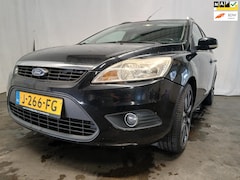 Ford Focus Wagon - 1.6-16V Titanium - Airco - Navi - Trekhaak - Schade