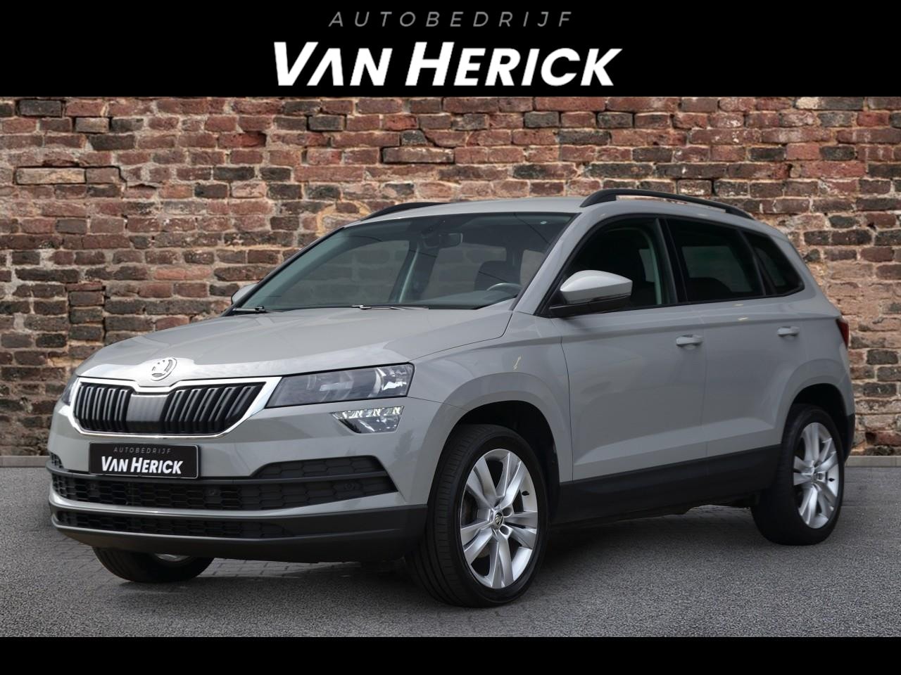 Skoda Karoq - 1.5 TSI ACT Style 150pk Automaat | Winterpakket | keyless | 18" LMV - AutoWereld.nl