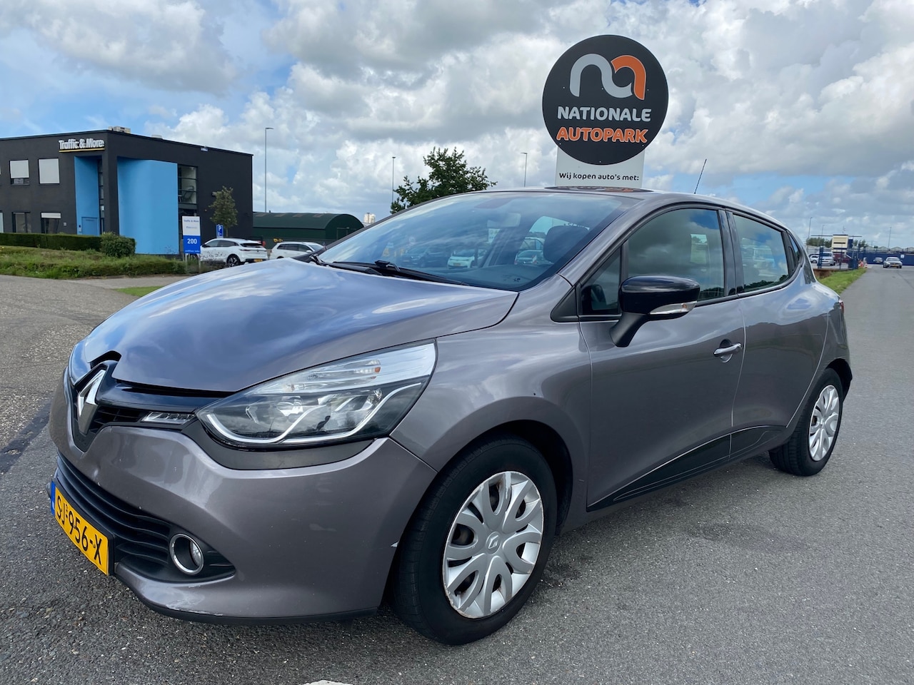 Renault Clio - 2015 * 1.5 dCi Dynamique * AUTOMAAT * AIRCO * LED * LMV - AutoWereld.nl