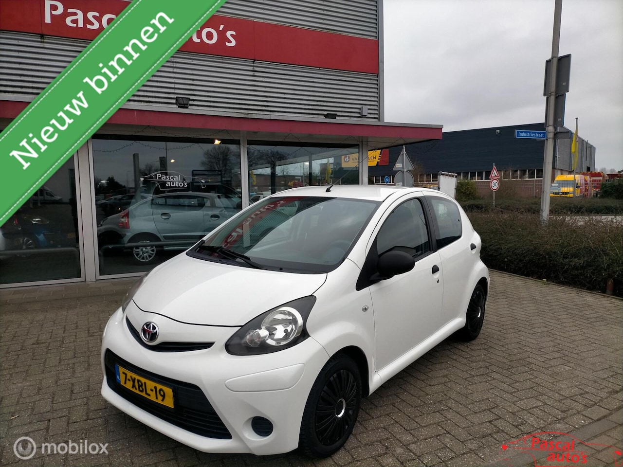 Toyota Aygo - 1.0 VVT-i Now airco nap 2e eigenaar - AutoWereld.nl