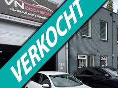 Volkswagen Golf - 1.6 TDI DSG AUTOMAAT Highline BlueMotion