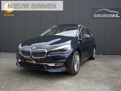 BMW 2-serie Active Tourer - 218i High Executive Orig.NL / Lederen bekleding / Camera / Pano dak / Navi Prof / Head-Up