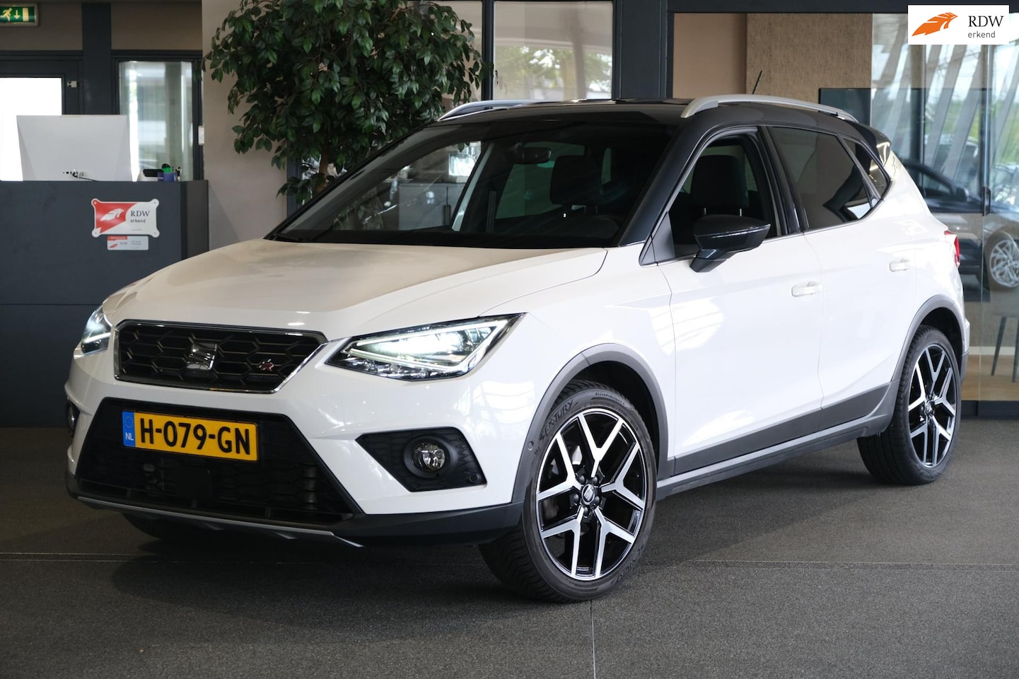 SEAT Arona - 1.0 TSI FR DSG Virtual Navi Trek Acc Led Keyless Cam Pdc - AutoWereld.nl