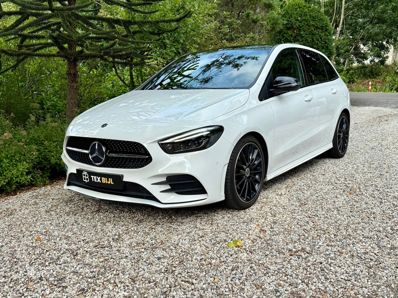 Mercedes-Benz B-klasse - 200 AMG|Pano|Burmester|Camera - AutoWereld.nl