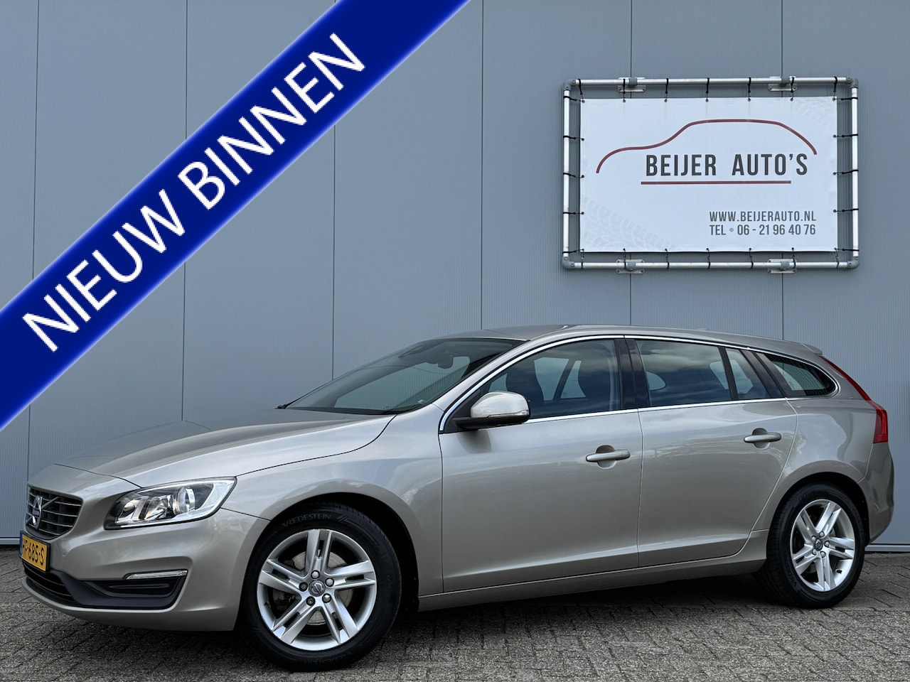 Volvo V60 - 2.0 T4 Summum Trekhaak/Leer/Navi/Climate. - AutoWereld.nl