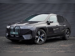 BMW iX - xDrive40 Excellence 77 kWh / M-Sportpakket / Pano / Trekhaak