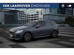 BMW 2-serie Active Tourer - 218i M Sport Automaat / Panoramadak / Trekhaak / Achteruitrijcamera / Sportstoelen / Adapt
