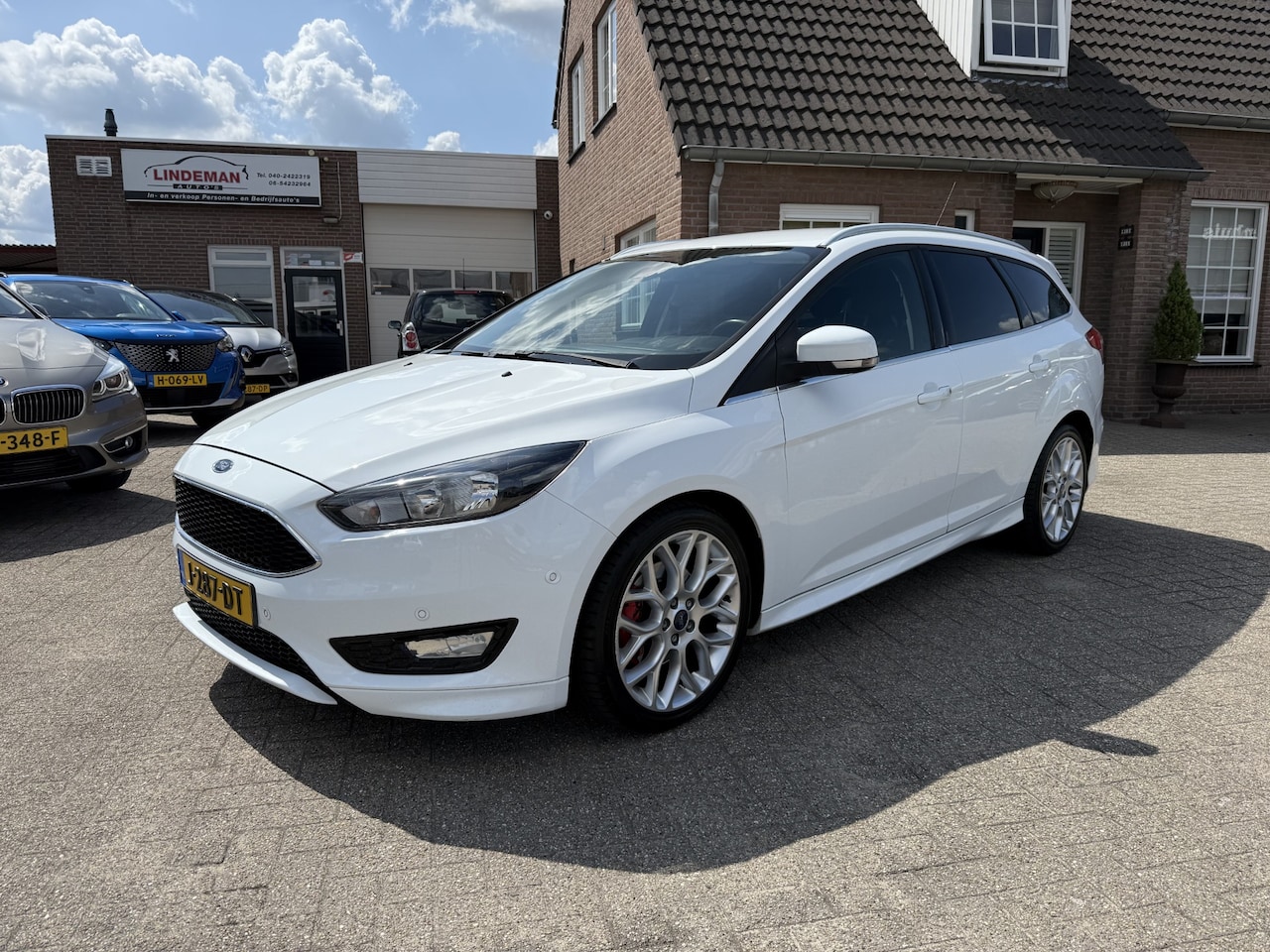 Ford Focus Wagon - 1.5 ST-Line 150pk Navigatie Stoel+Stuurverw. 18" - AutoWereld.nl
