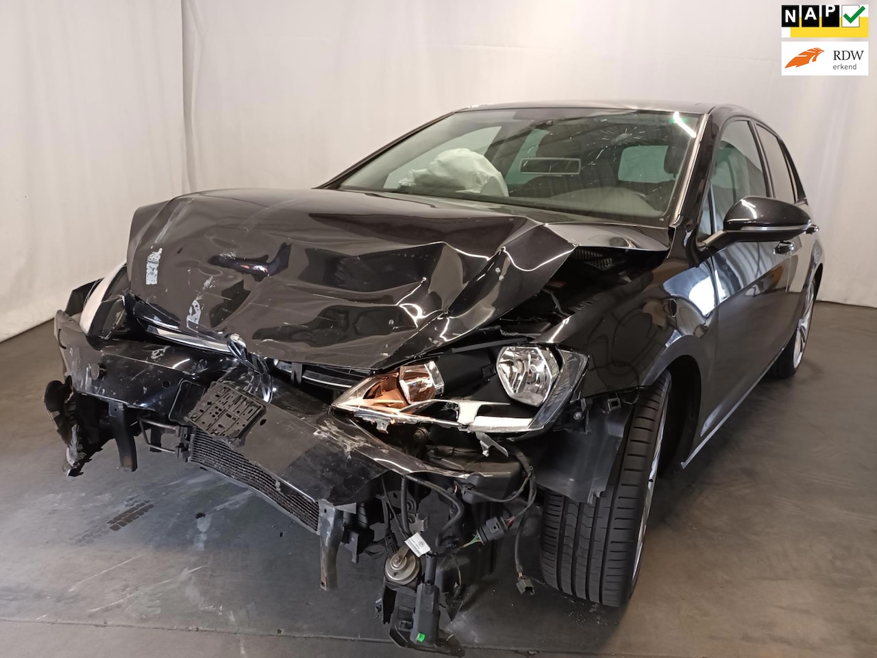 Volkswagen Golf - 1.4 TSI ACT Highline - Frontschade - Airbags Defect - AutoWereld.nl