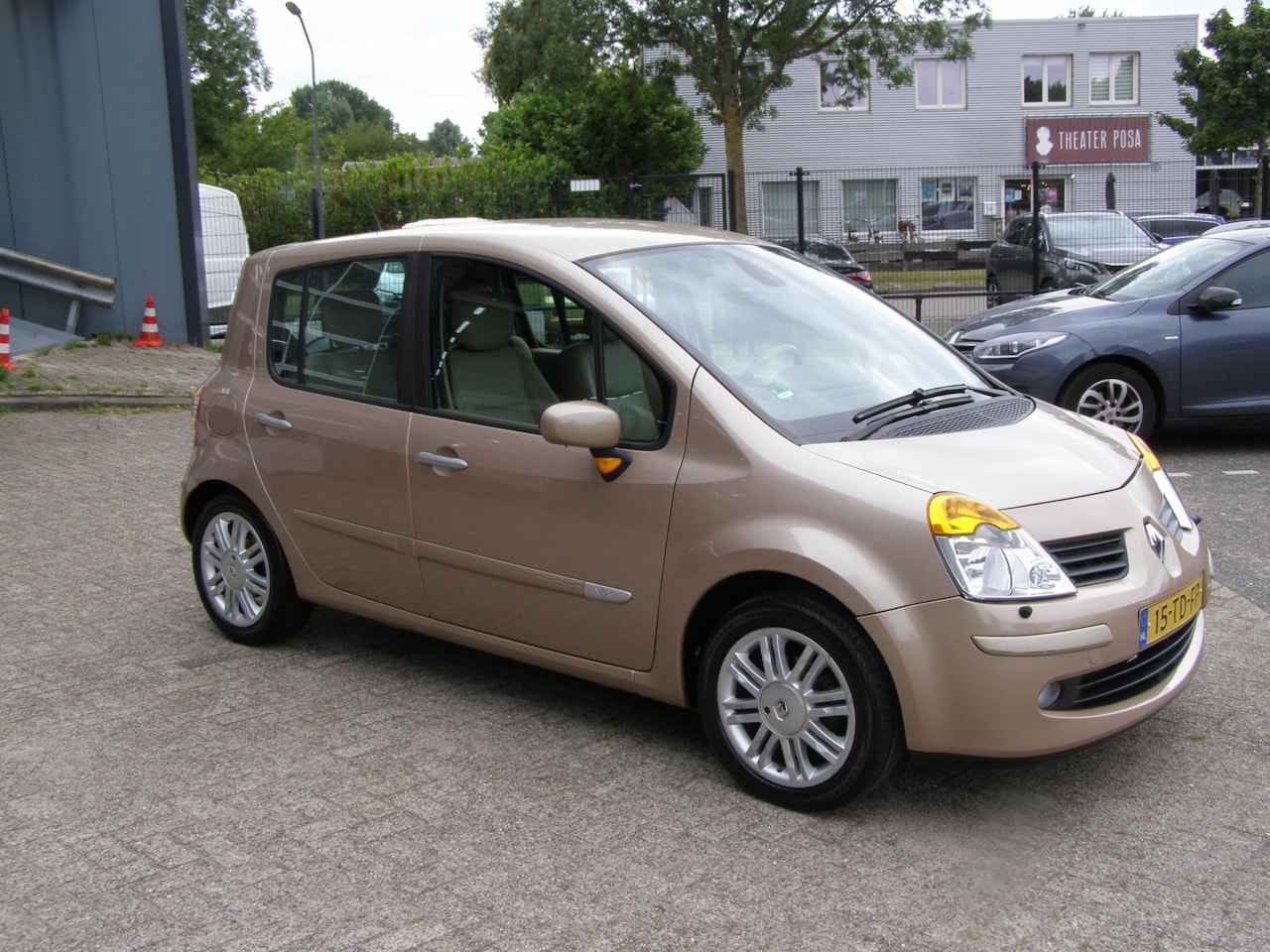 renault-modus-1-6-16v-initiale-automaat-met-leer-en-cruise-en-climate-control.jpg
