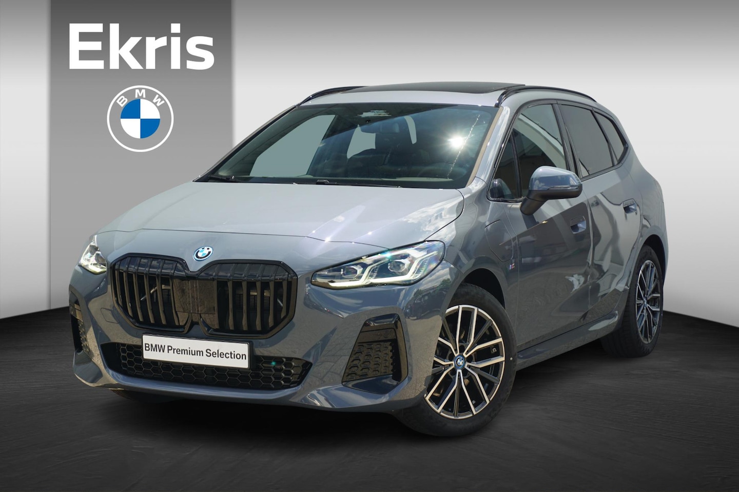 BMW 2-serie Active Tourer - 225e xDrive M Sportpakket Panoramadak / Harman Kardon / Comfort Acces / Elektrisch verstel - AutoWereld.nl